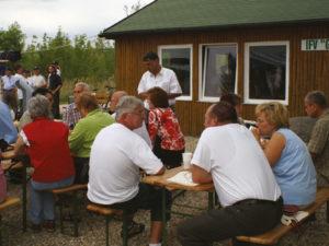 Unser Arbeitsteam vor der Hütte